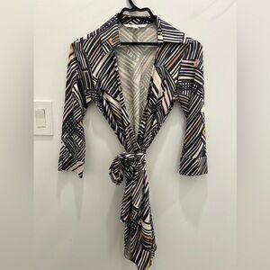 DVF classic silk mini wrap dress in geometric print w collar & long sleeves